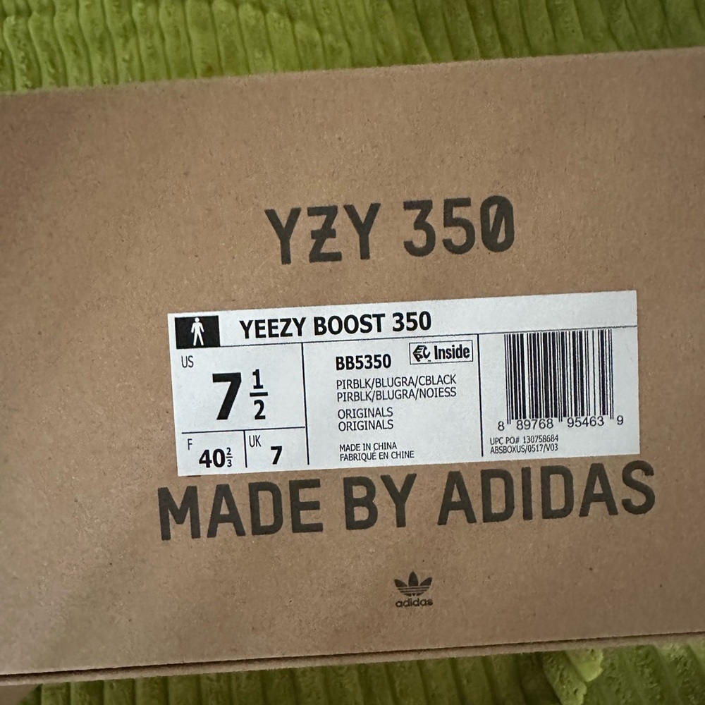 Yeezy Boost 350 'Pirate Black' 2023 US M 7.5 comes with box & good as new